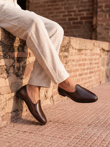 Hand-Painted Dark Brown Leather Jalsa Jutti