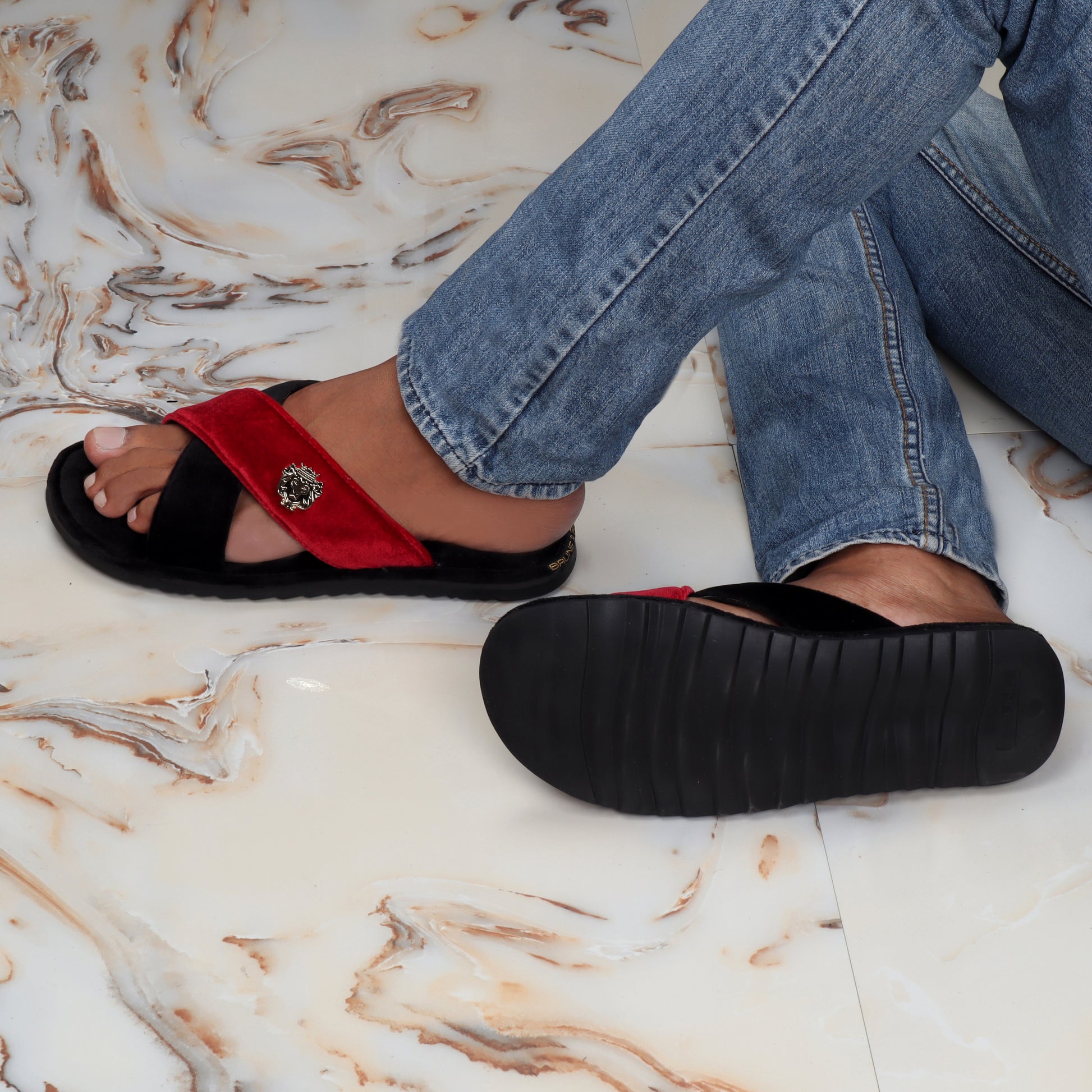 Cross Straps Velvet Slide-in Slippers in Black-Red Color