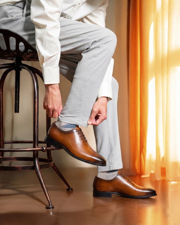 Tan Leather Oxford Lace-Up Shoes Whole Cut/One Piece Medallion Toe