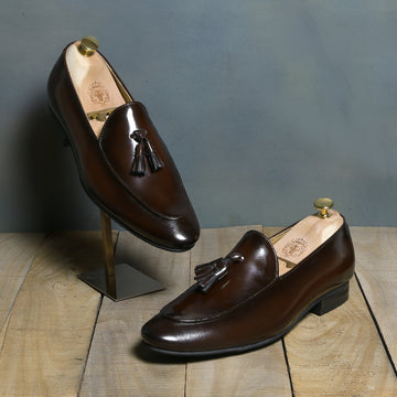Brown Brush Off Finish Leather Apron Toe Tassel Slip-On Shoes