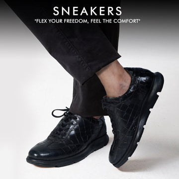 Stitched Toe Light Weight Black Sneaker