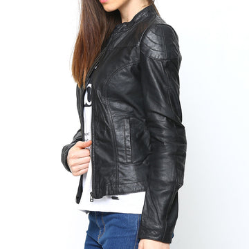 Black Leather Ladies Jacket With Zipper Closure