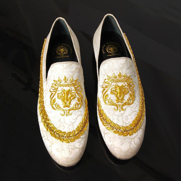 Zardosi Lion Dove Slip-on with Stem Design By Brune & Bareskin
