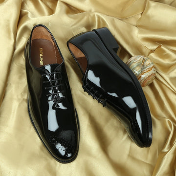 Black Oxford Lace-Up shoes in Patent Leather Whole Cut/One Piece Medallian Toe By Brune & Bareskin